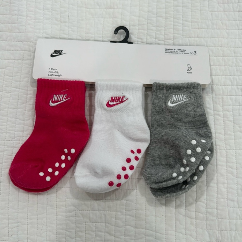 Nike Baby Socks NwT 6/12m